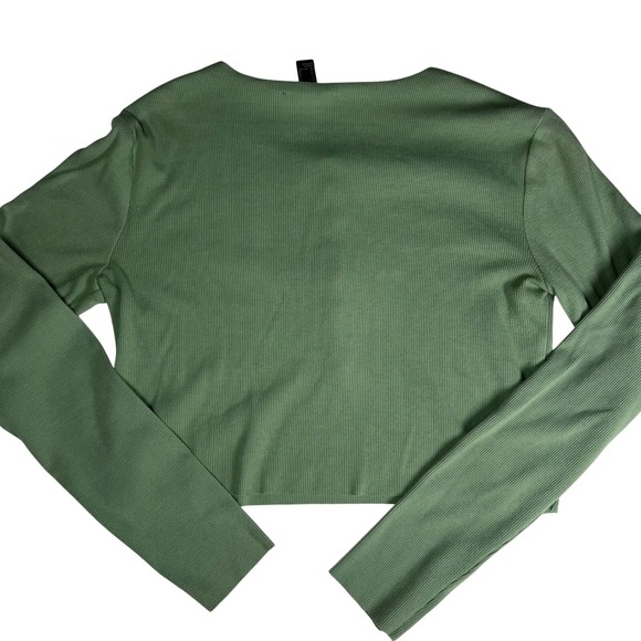 Forever 21 Ribbed Henley Crop Top Long Sleeve Sage Green Size Medium - Picture 5 of 7